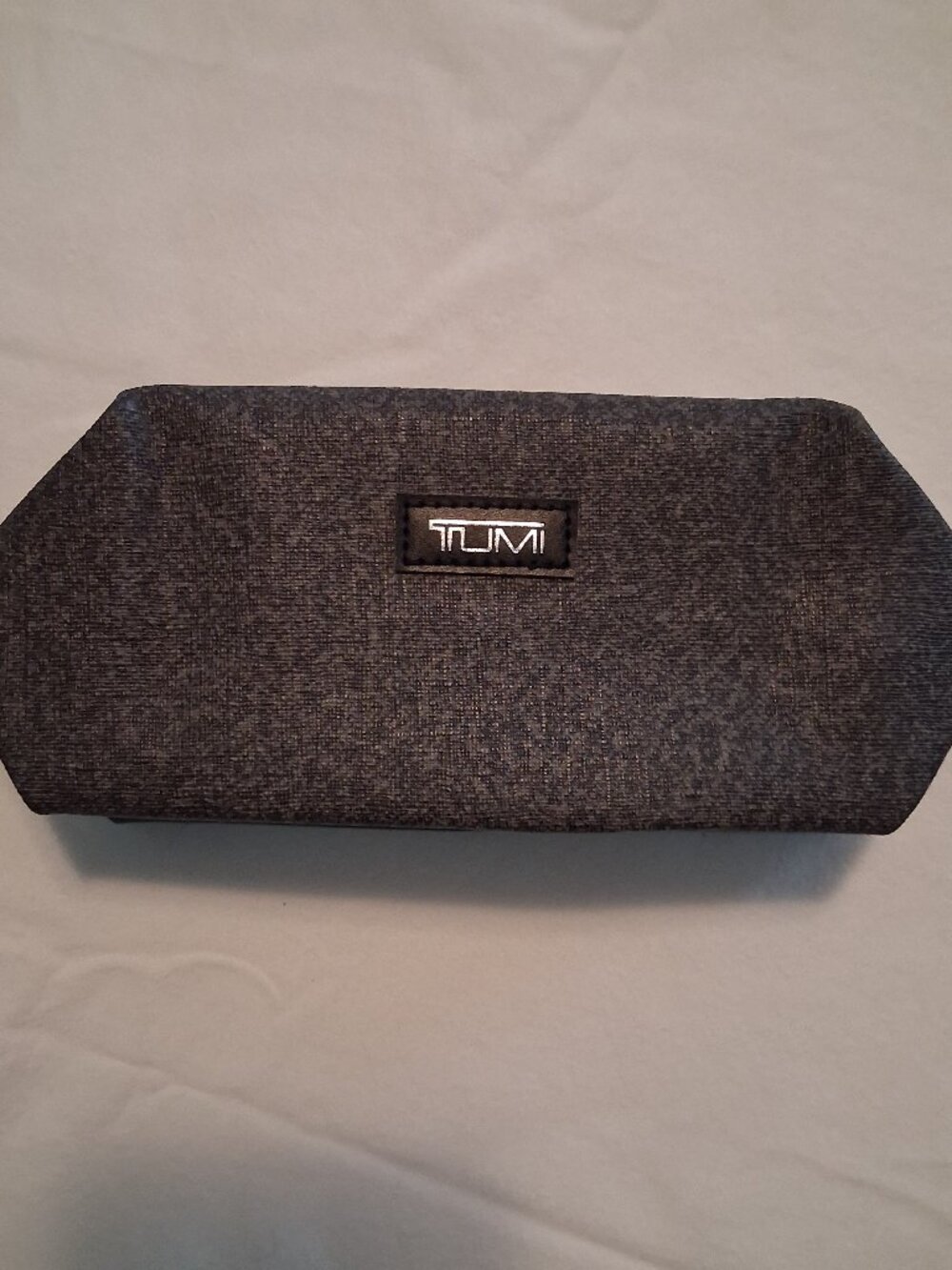 TUMI for Delta Gray Travel Toiletry Logo Bag Dopp Kit Nylon Zip Pouch EUC